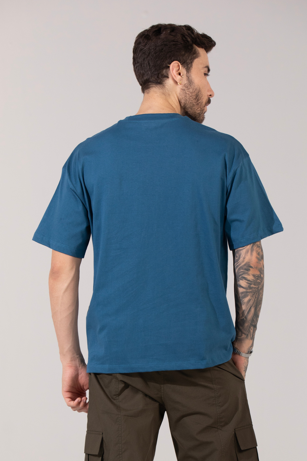 IT’S NEVER TO LATE - Oversized T-Shirt