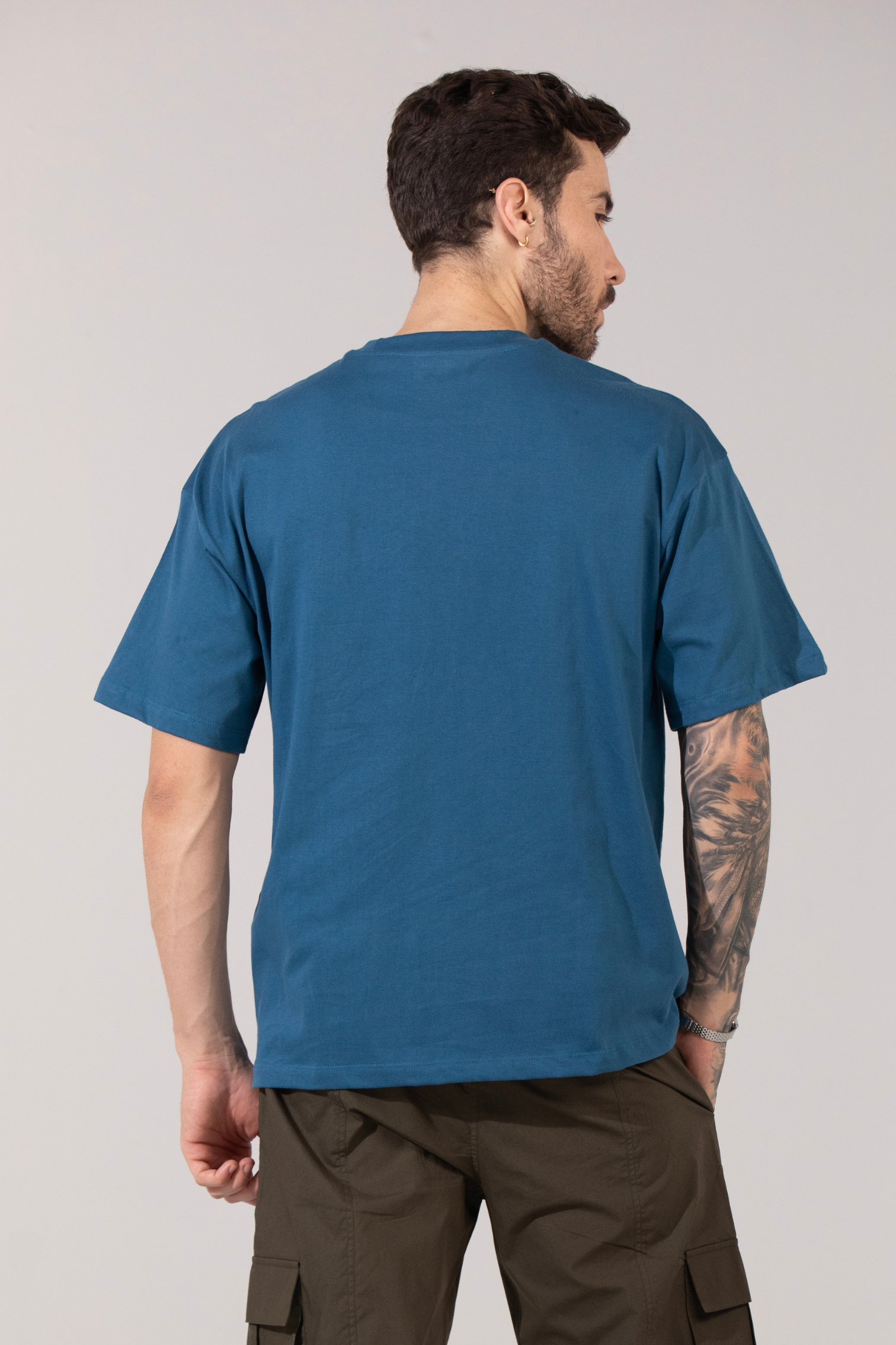 IT’S NEVER TO LATE - Oversized T-Shirt