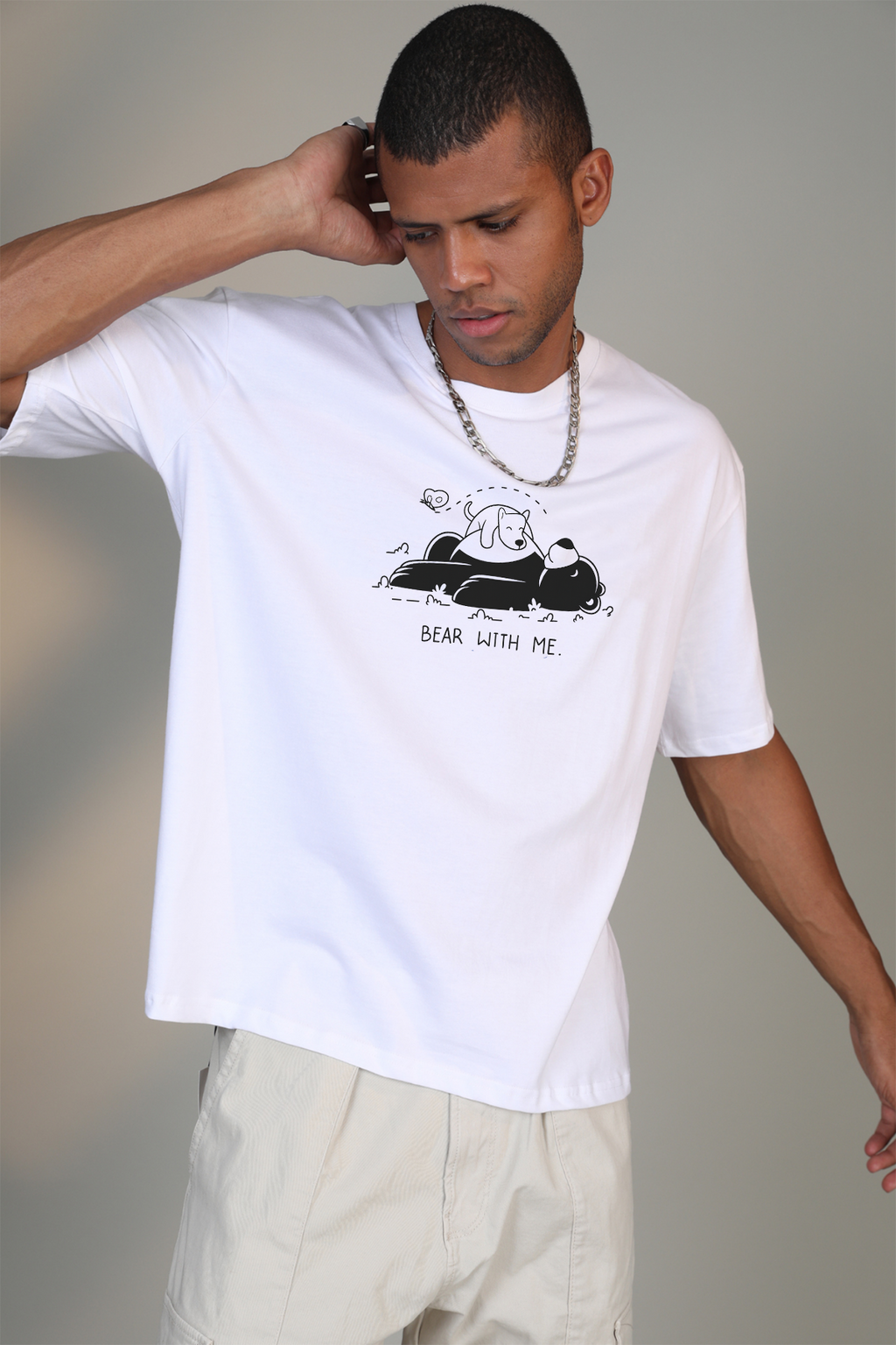 BEAR WITH ME. - Oversized T-Shirt